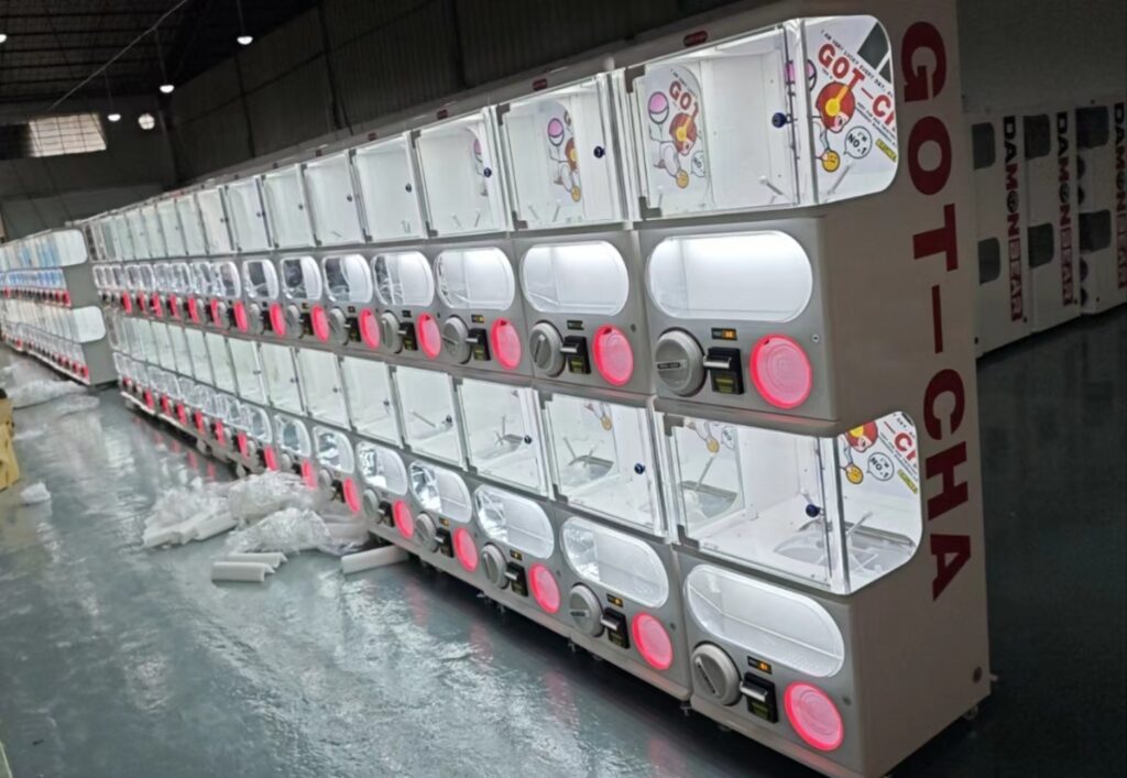 Damon Bear Updated Double‑Deck Gashapon Machine – TopGacha